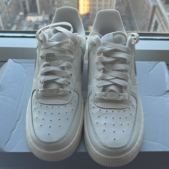 Nike Air Force 1 - Picture 2 of 6